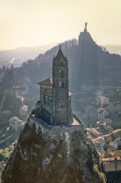Hotel Des Capucins Le Puy-en-Velay Εξωτερικό φωτογραφία