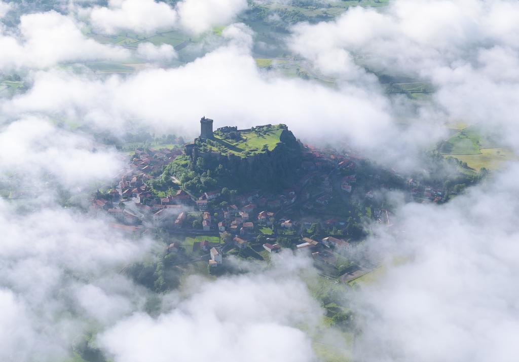 Hotel Des Capucins Le Puy-en-Velay Εξωτερικό φωτογραφία