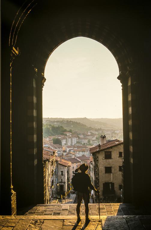 Hotel Des Capucins Le Puy-en-Velay Εξωτερικό φωτογραφία