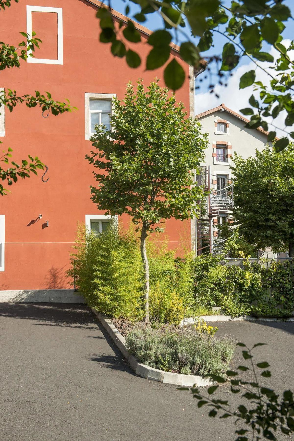 Hotel Des Capucins Le Puy-en-Velay Εξωτερικό φωτογραφία