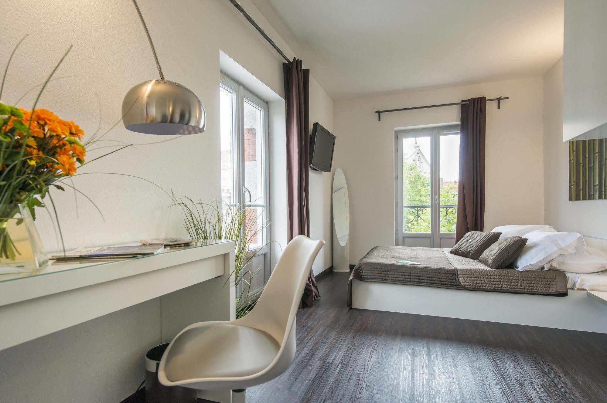 Hotel Des Capucins Le Puy-en-Velay Εξωτερικό φωτογραφία